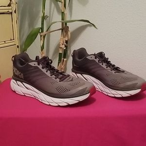 Hoka One One M Clifton 6